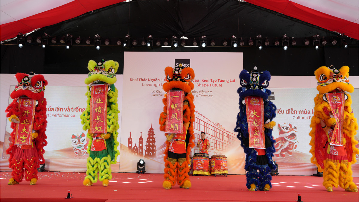 現(xiàn)場(chǎng)圖片_舞獅1 .jpg